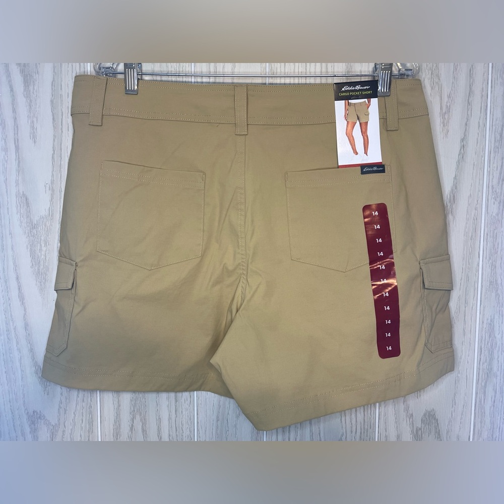 NWT Eddie Bauer women’s khaki lightweight cargo 6 pocket shorts sz 14
